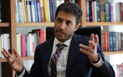 Penalista desglosa proyecto de Piñera que busca tipificar y aumentar penas a quienes incurran en acosos cibernéticos [ Emol.com]